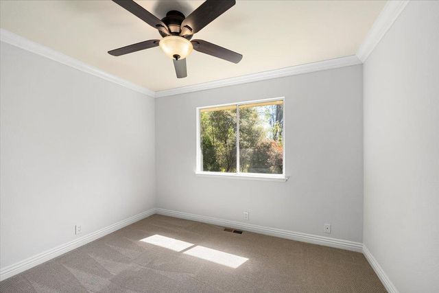 918 Woodpecker Ct, Placerville, CA 95667