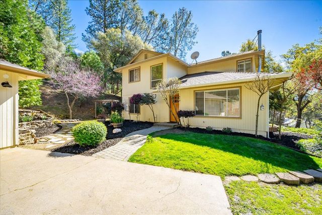 918 Woodpecker Ct, Placerville, CA 95667