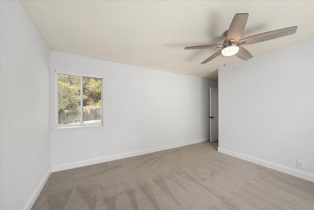 918 Woodpecker Ct, Placerville, CA 95667