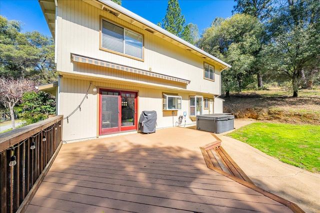 918 Woodpecker Ct, Placerville, CA 95667