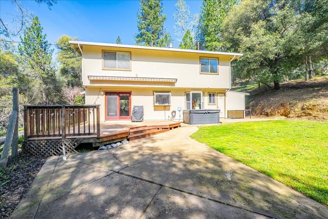 918 Woodpecker Ct, Placerville, CA 95667