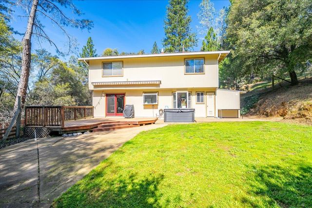 918 Woodpecker Ct, Placerville, CA 95667