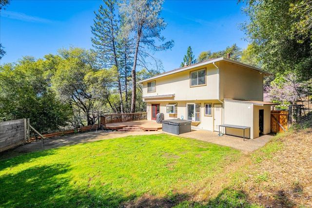918 Woodpecker Ct, Placerville, CA 95667