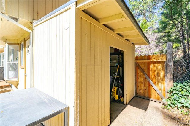 918 Woodpecker Ct, Placerville, CA 95667
