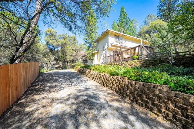 918 Woodpecker Ct, Placerville, CA 95667