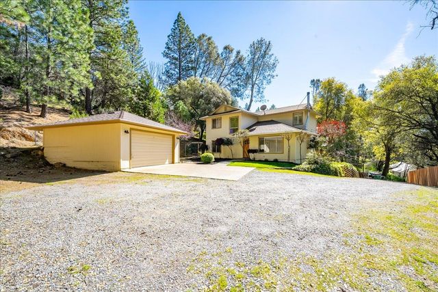 918 Woodpecker Ct, Placerville, CA 95667
