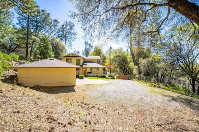 918 Woodpecker Ct, Placerville, CA 95667