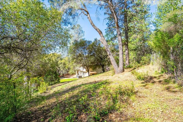 918 Woodpecker Ct, Placerville, CA 95667