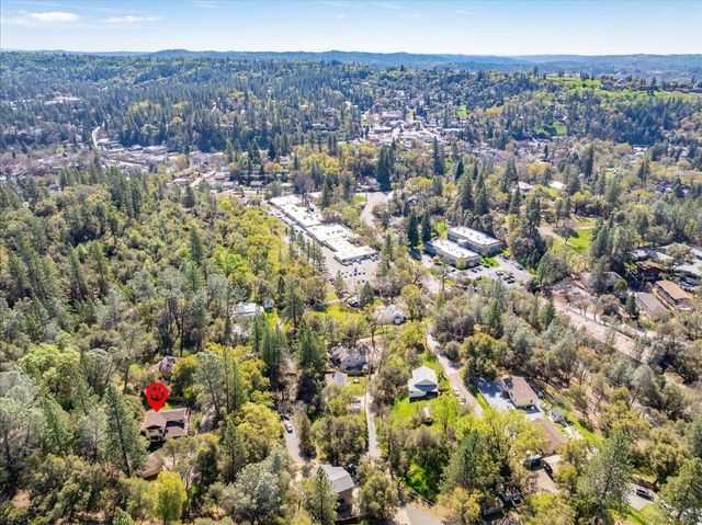 918 Woodpecker Ct, Placerville, CA 95667