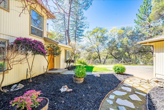 918 Woodpecker Ct, Placerville, CA 95667