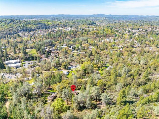 918 Woodpecker Ct, Placerville, CA 95667