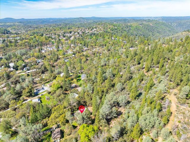 918 Woodpecker Ct, Placerville, CA 95667