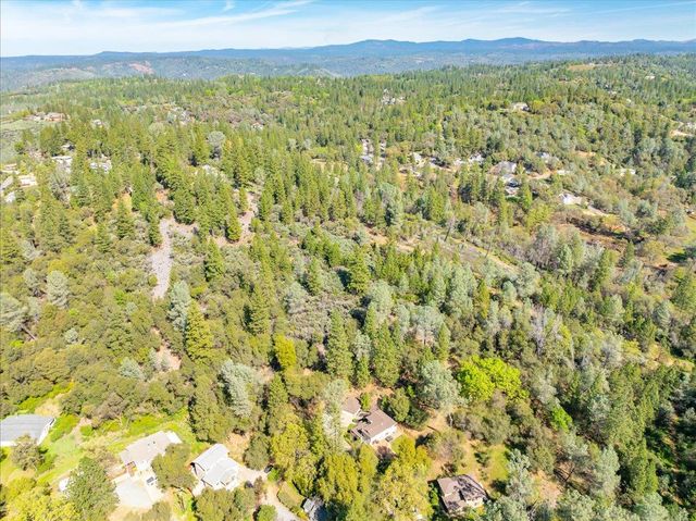 918 Woodpecker Ct, Placerville, CA 95667
