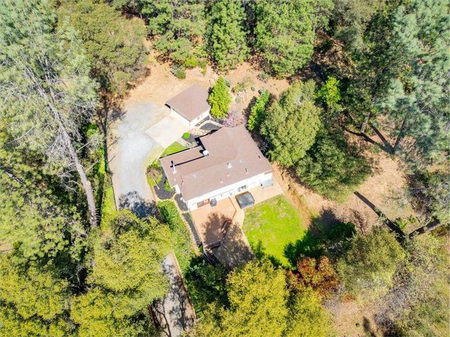 918 Woodpecker Ct, Placerville, CA 95667