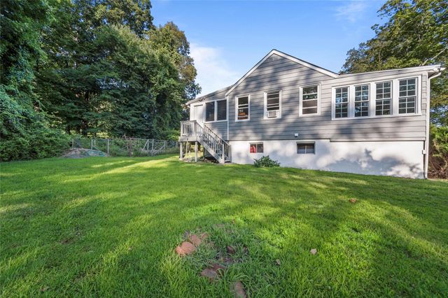 2194 Maple Avenue, Cortlandt Manor, NY 10567