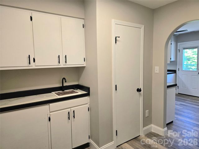 20 Mount Carmel Drive, Asheville, NC 28806
