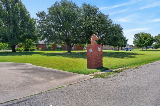 1217 Sharondale Drive, Crowley, TX 76036