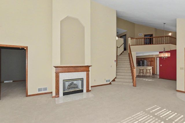 14143 W Waters Edge TRAIL, New Berlin, WI 53151