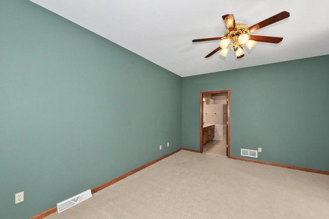 14143 W Waters Edge TRAIL, New Berlin, WI 53151