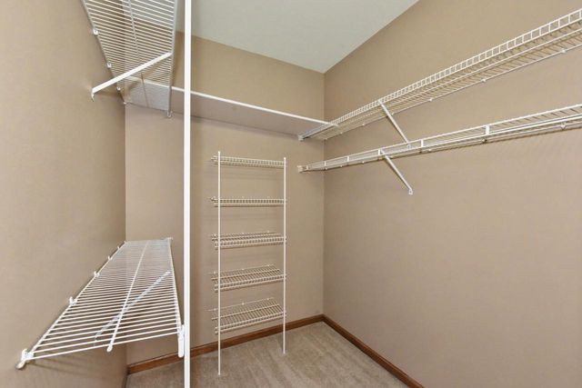 14143 W Waters Edge TRAIL, New Berlin, WI 53151