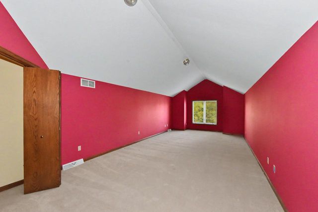 14143 W Waters Edge TRAIL, New Berlin, WI 53151
