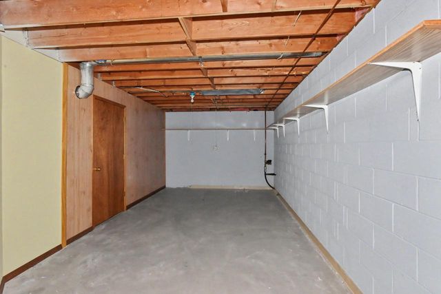14143 W Waters Edge TRAIL, New Berlin, WI 53151