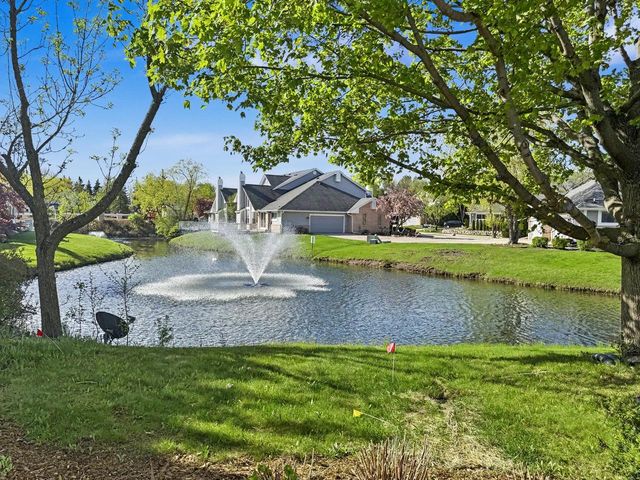 14143 W Waters Edge TRAIL, New Berlin, WI 53151