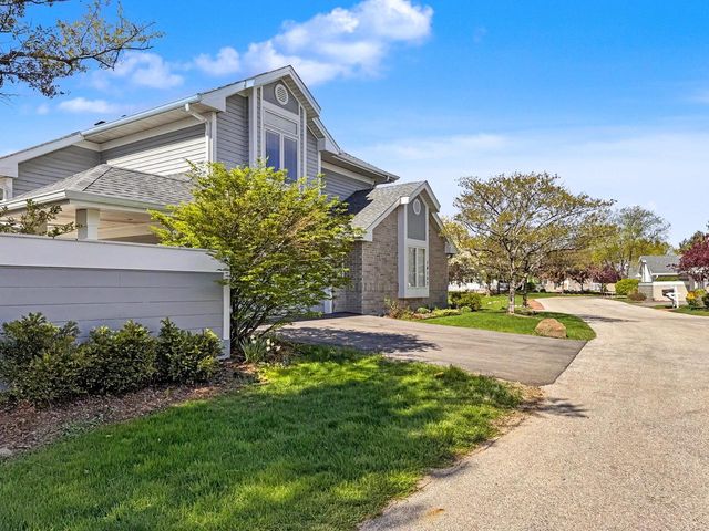 14143 W Waters Edge TRAIL, New Berlin, WI 53151