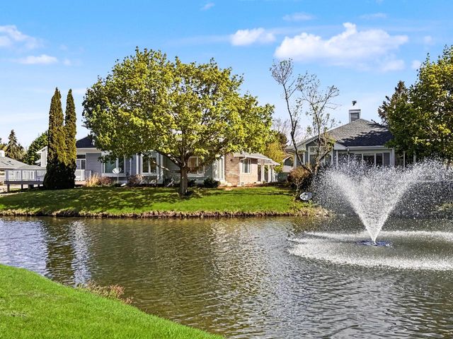 14143 W Waters Edge TRAIL, New Berlin, WI 53151