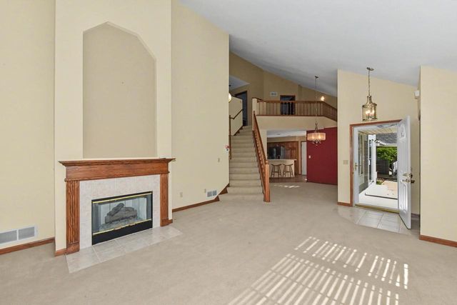 14143 W Waters Edge TRAIL, New Berlin, WI 53151