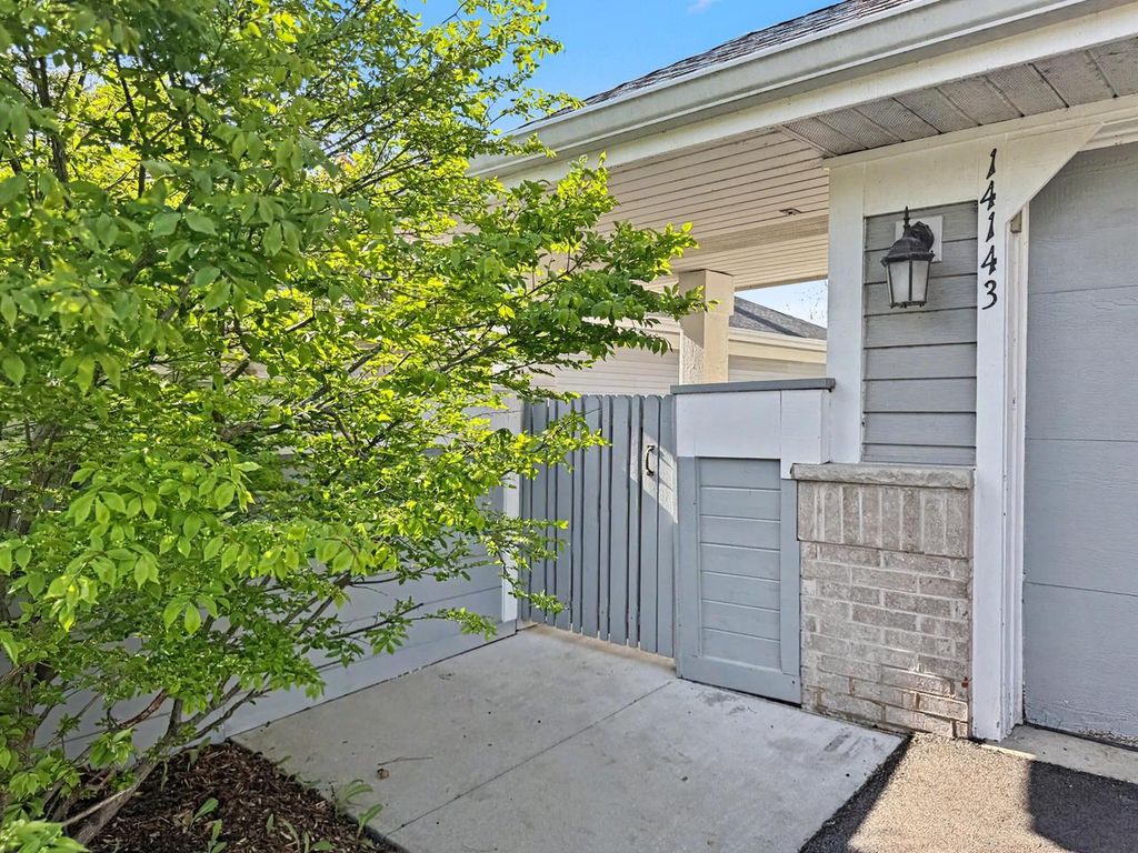 14143 W Waters Edge TRAIL, New Berlin, WI 53151