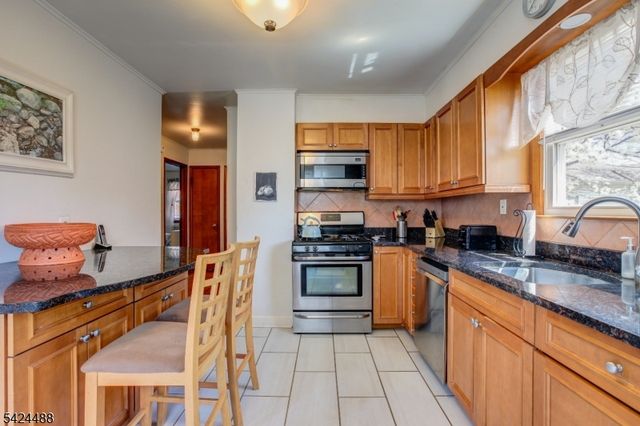116 E 10Th St, Linden City, NJ 07036
