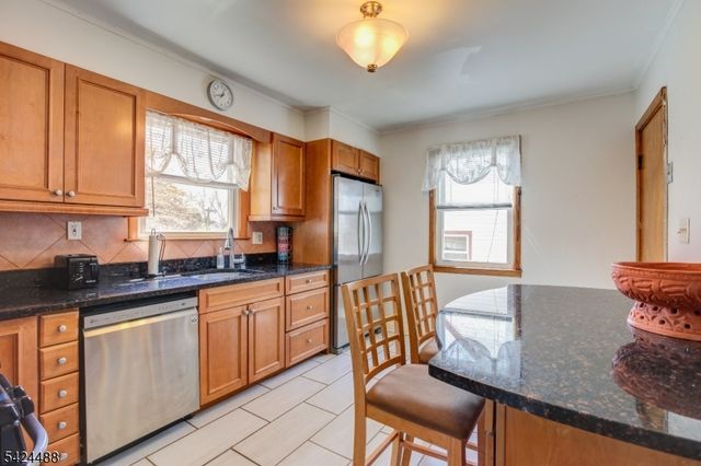 116 E 10Th St, Linden City, NJ 07036