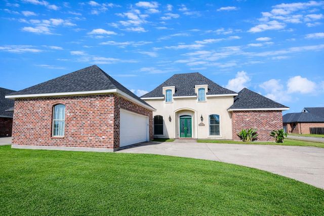 384 Sugarwood Boulevard, Houma, LA 70360