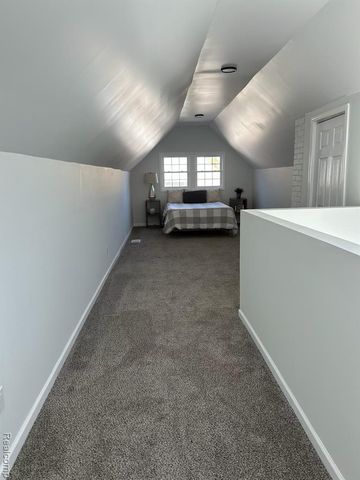 25216 Hayes Road, Roseville, MI 48066