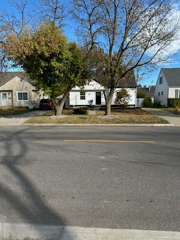 25216 Hayes Road, Roseville, MI 48066