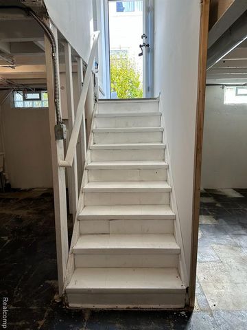 25216 Hayes Road, Roseville, MI 48066