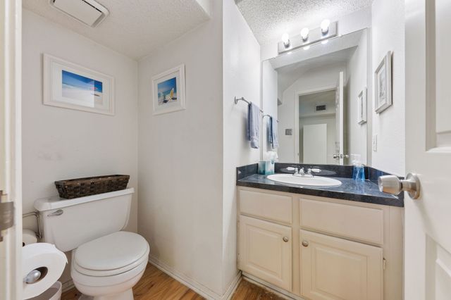 5757 E University Boulevard 26D, Dallas, TX 75206