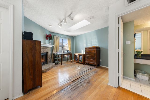 5757 E University Boulevard 26D, Dallas, TX 75206