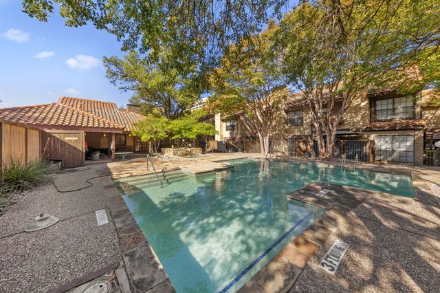 5757 E University Boulevard 26D, Dallas, TX 75206