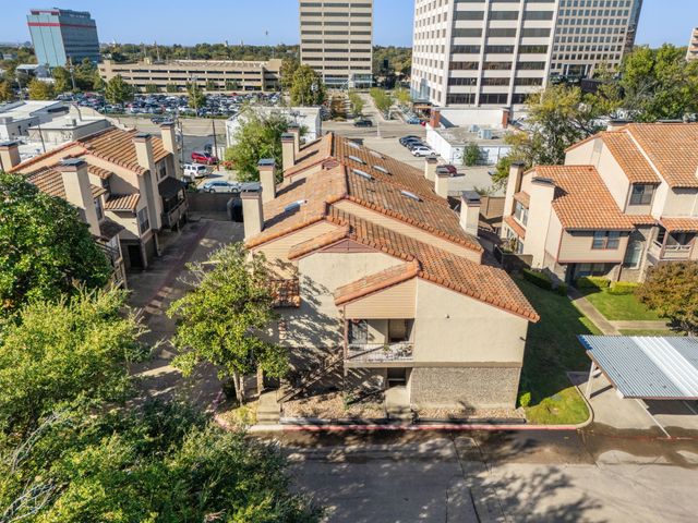 5757 E University Boulevard 26D, Dallas, TX 75206