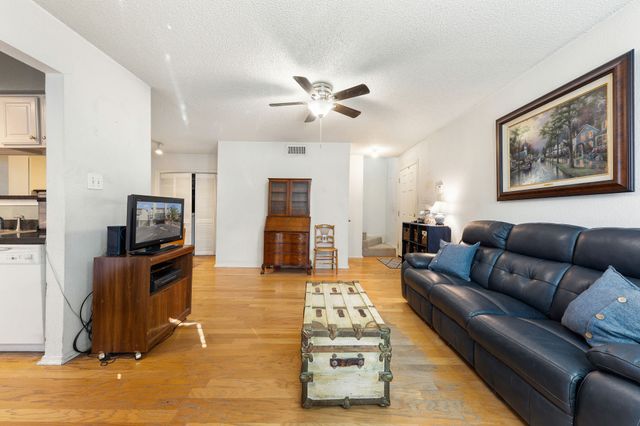 5757 E University Boulevard 26D, Dallas, TX 75206