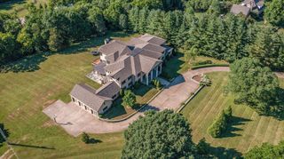6261 Hillsboro Pike, Nashville, TN 37215