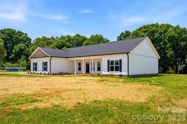 4489 Taylorsville Hwy Highway, Statesville, NC 28677