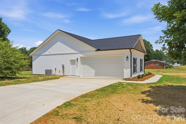4489 Taylorsville Hwy Highway, Statesville, NC 28677