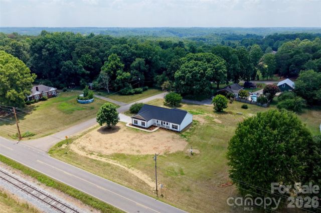 4489 Taylorsville Hwy Highway, Statesville, NC 28677