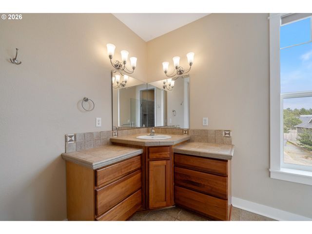 34510 PINYON Dr, Manzanita, OR 97130