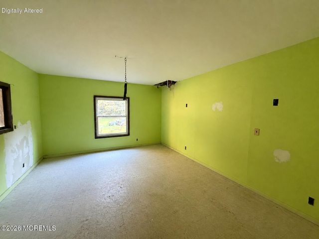 134 Mccaffery Road, Manalapan, NJ 07726