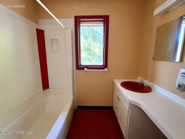 134 Mccaffery Road, Manalapan, NJ 07726