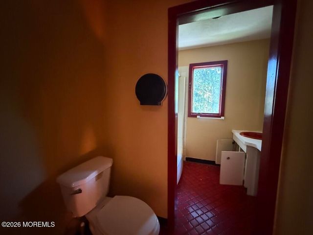 134 Mccaffery Road, Manalapan, NJ 07726